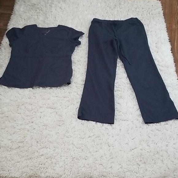 HEALING HANDS SCRUB SET - Picture 2 of 8